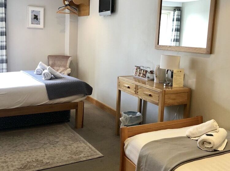 펜션 The Eyre Square Townhouse