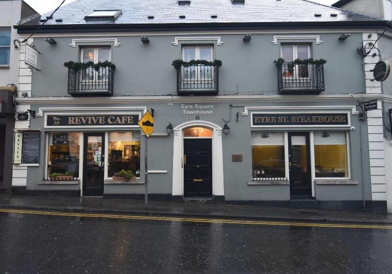 펜션 The Eyre Square Townhouse