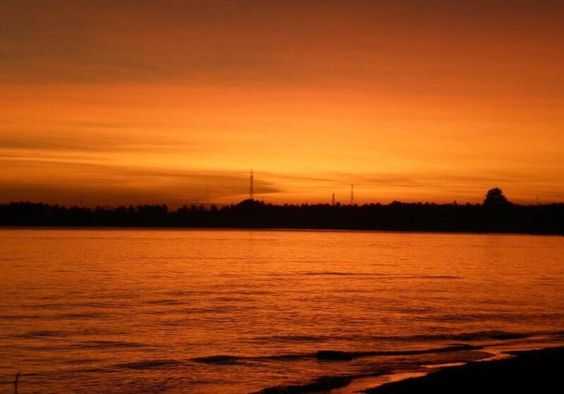 Курорт Dolphin Beach Bali