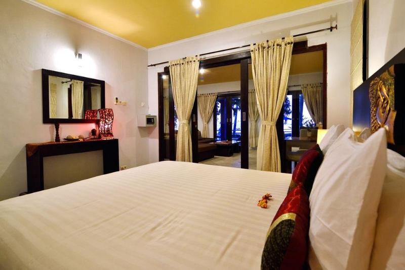 Курорт Dolphin Beach Bali