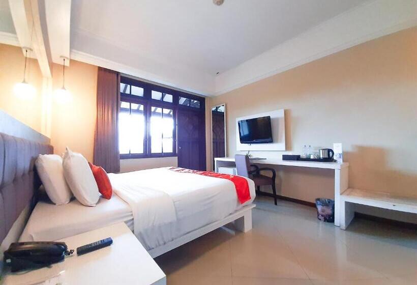 استراحتگاه Royal Hotel And Villa Batu