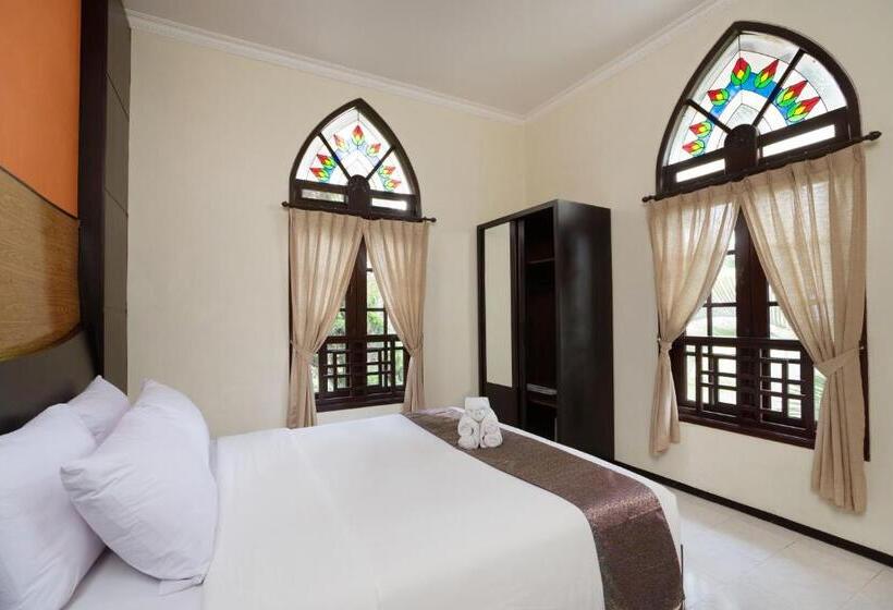 استراحتگاه Royal Hotel And Villa Batu