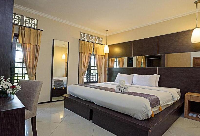 استراحتگاه Royal Hotel And Villa Batu