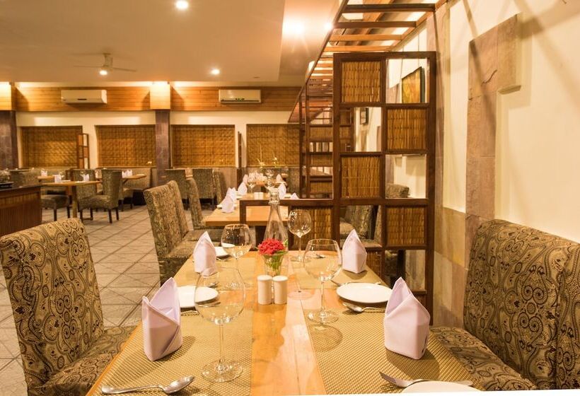 리조트 Sinclairs Retreat Dooars, Chalsa