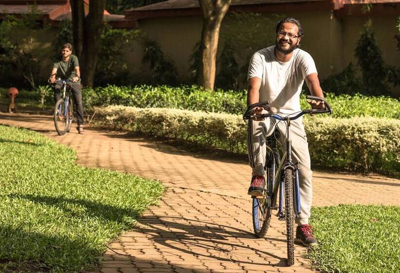 리조트 Sinclairs Retreat Dooars, Chalsa