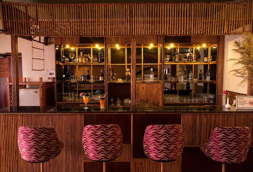 리조트 Sinclairs Retreat Dooars, Chalsa