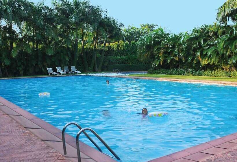 리조트 Sinclairs Retreat Dooars, Chalsa