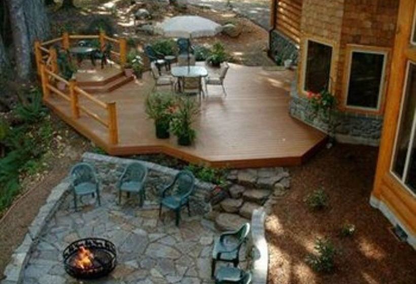 Sandy Salmon Bed & Breakfast Lodge