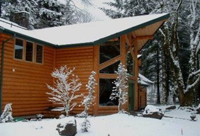 Sandy Salmon Bed & Breakfast Lodge