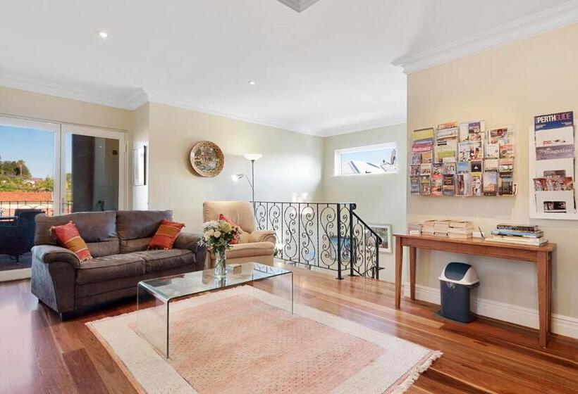 Sorrento Beach Bed & Breakfast