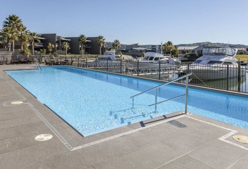 Sovereign Pier On The Waterways