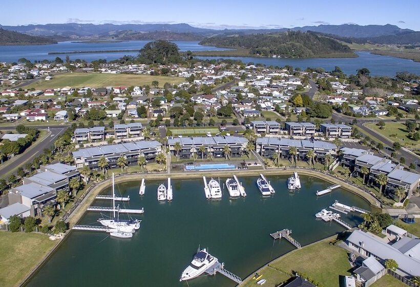 Sovereign Pier On The Waterways