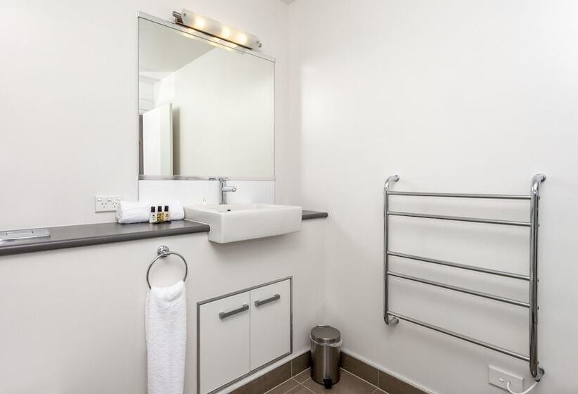 Sovereign Pier On The Waterways