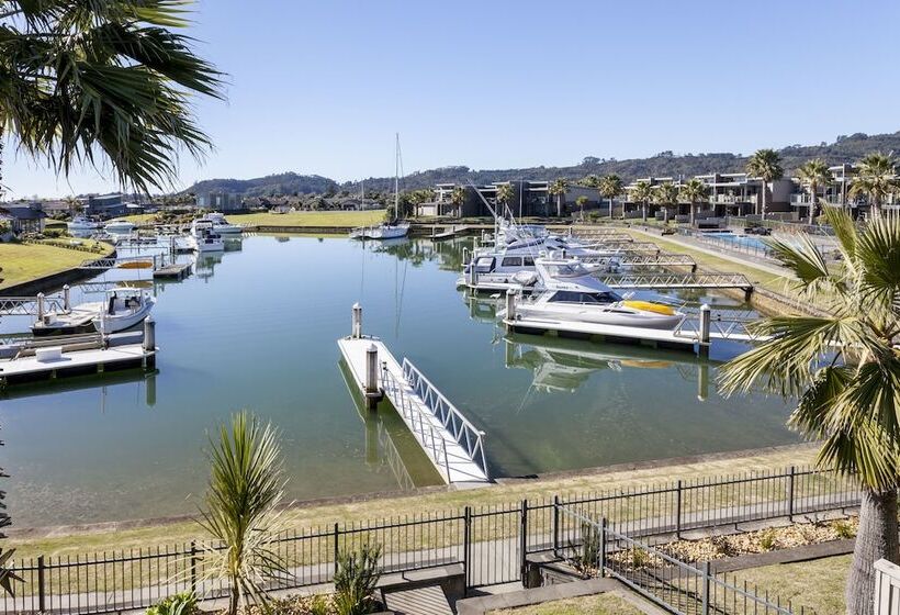 Sovereign Pier On The Waterways