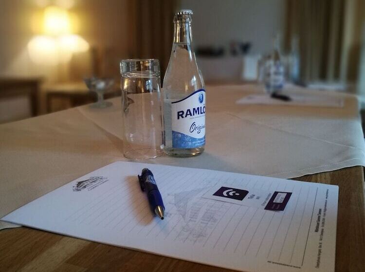 Отель Wärdshuset Gammel Tammen österbybruk