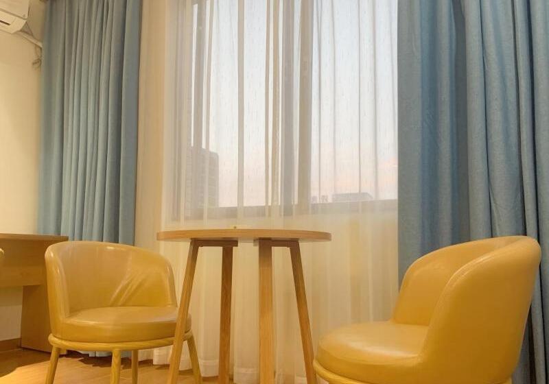 בית מלון כפרי Greentree Inn Guangdong Zhanjiang Donghai Island