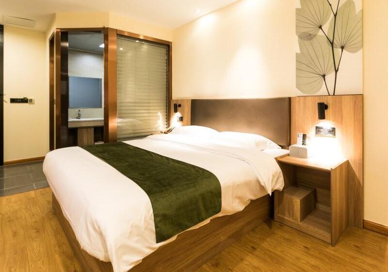 هتل Greentree Inn Express Wuxi Jiangyin Wanda Plaza Tongfu Road