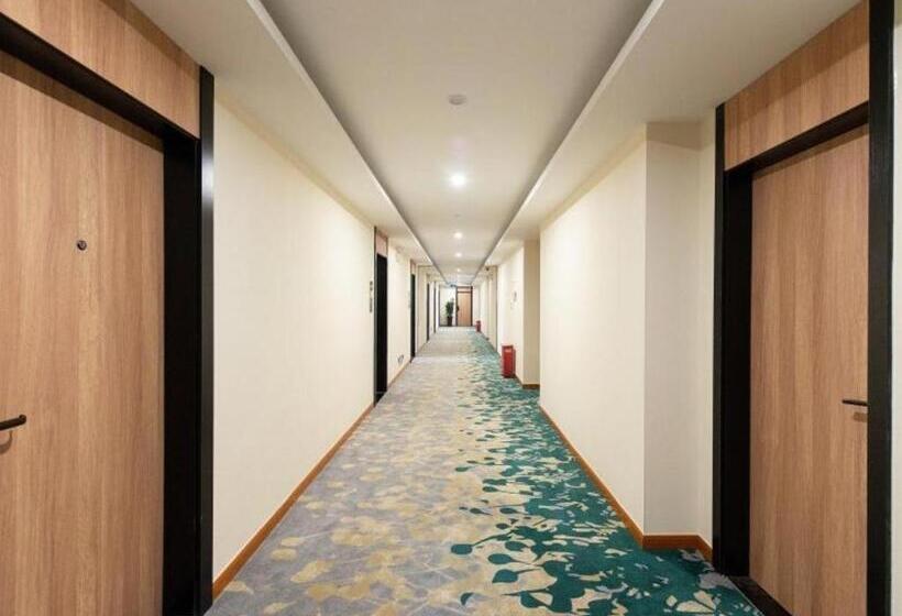 هتل Greentree Inn Express Wuxi Jiangyin Wanda Plaza Tongfu Road