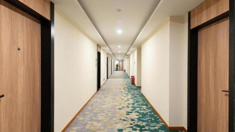 هتل Greentree Inn Express Wuxi Jiangyin Wanda Plaza Tongfu Road