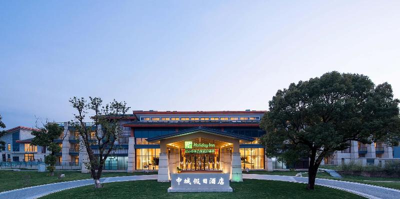 Holiday Inn & Suites Kunshan Huaqiao, An Ihg Hotel   F1 Racing Preferred