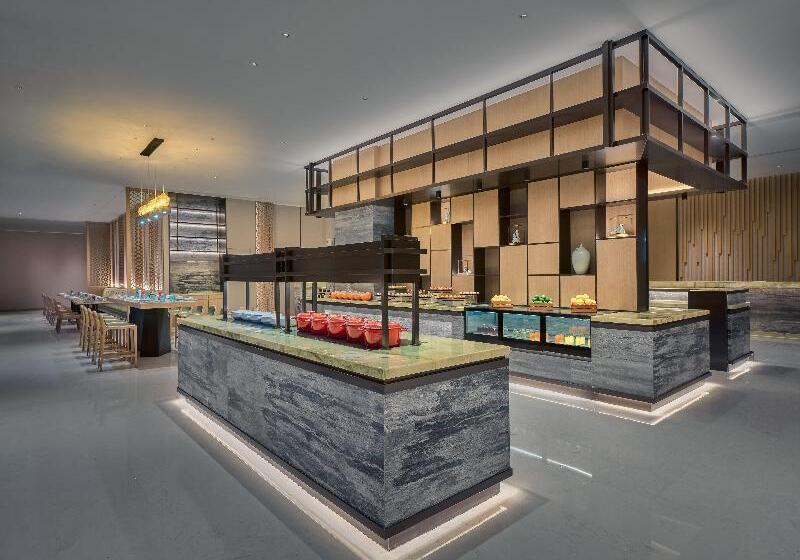 Holiday Inn & Suites Kunshan Huaqiao, An Ihg Hotel   F1 Racing Preferred