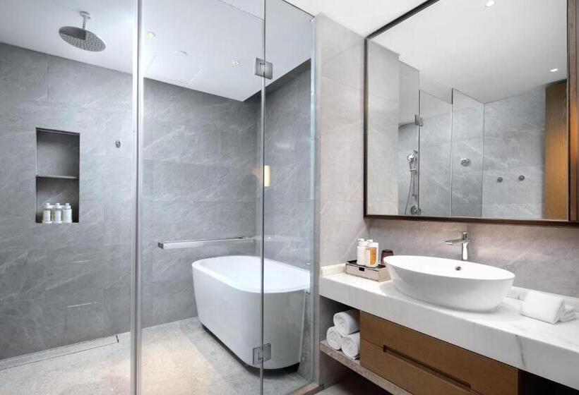 בית מלון כפרי Holiday Inn & Suites Sanya Yalong Bay, An Ihg