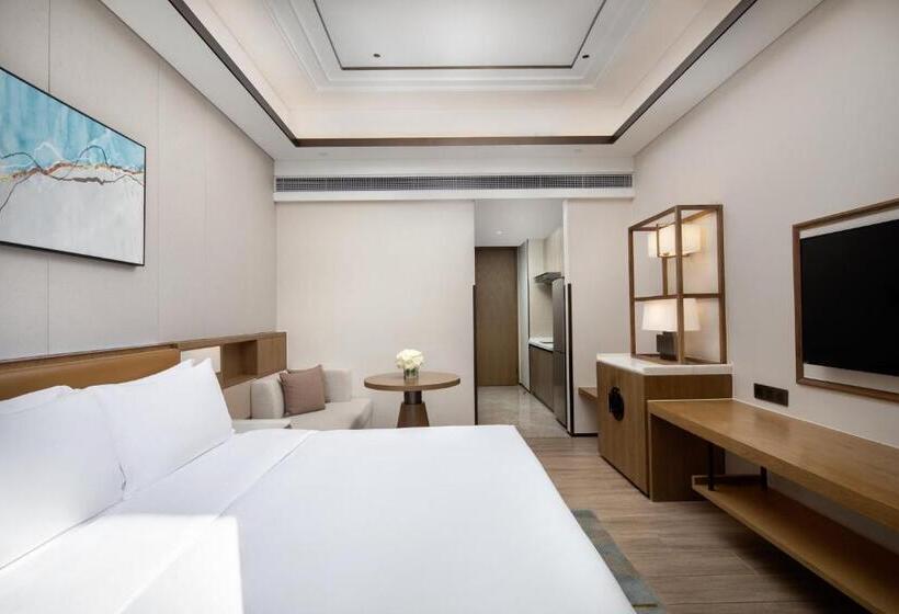 בית מלון כפרי Holiday Inn & Suites Sanya Yalong Bay, An Ihg