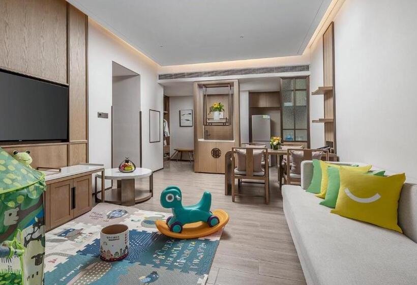 בית מלון כפרי Holiday Inn & Suites Sanya Yalong Bay, An Ihg