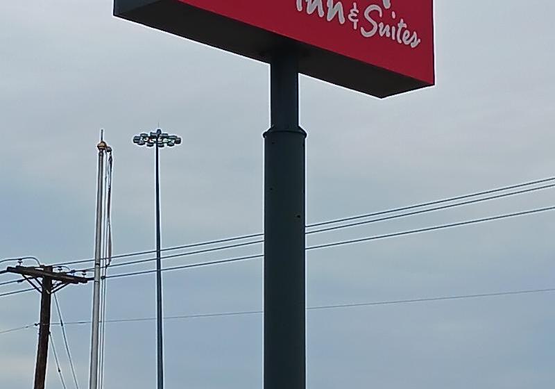 فندق Red Roof Inn & Suites Midland