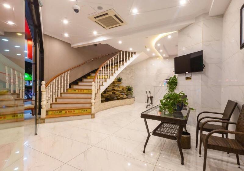 Shell Hotel Shanghai Oriental Pearl Tower Century Avenue Metro Station