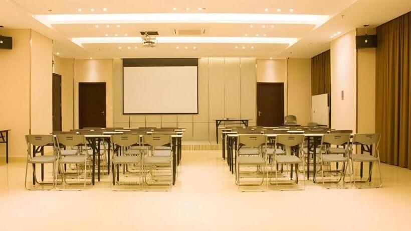 Отель City Comfort Inn Baise City Center Jinhua