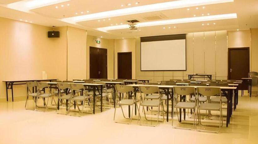 Отель City Comfort Inn Baise City Center Jinhua