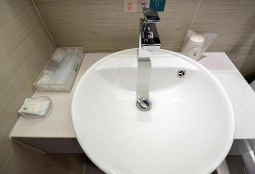 Отель City Comfort Inn Jingzhou Hongxing Road Food Street