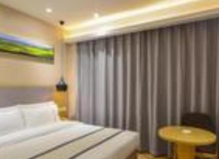 Отель City Comfort Inn Jingzhou Hongxing Road Food Street