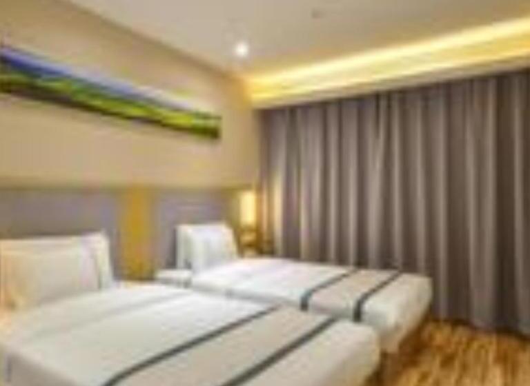 Отель City Comfort Inn Jingzhou Hongxing Road Food Street