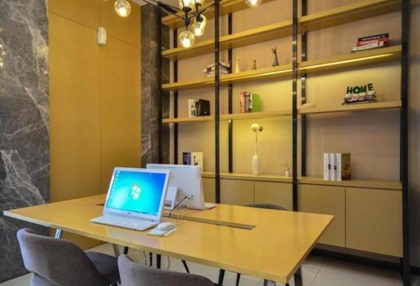 Отель City Comfort Inn Jingzhou Hongxing Road Food Street