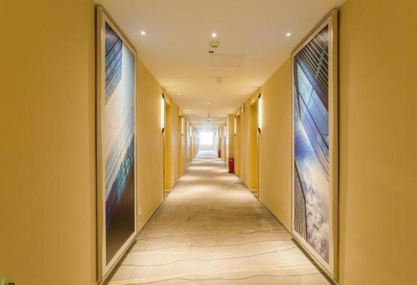 酒店 City Comfort Inn Xiangyang Minfa World City Minfa Plaza