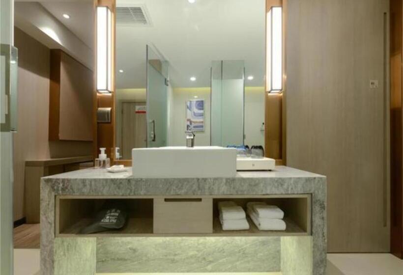 Echarm Hotel Wuhan Huangpu Erqi Xiaolu Metro Station