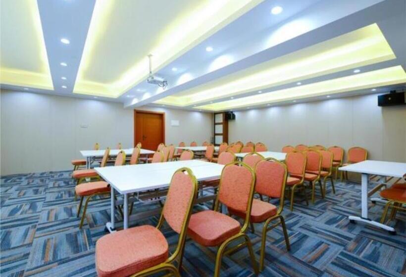 Echarm Hotel Wuhan Huangpu Erqi Xiaolu Metro Station