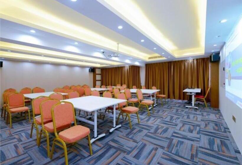 Echarm Hotel Wuhan Huangpu Erqi Xiaolu Metro Station