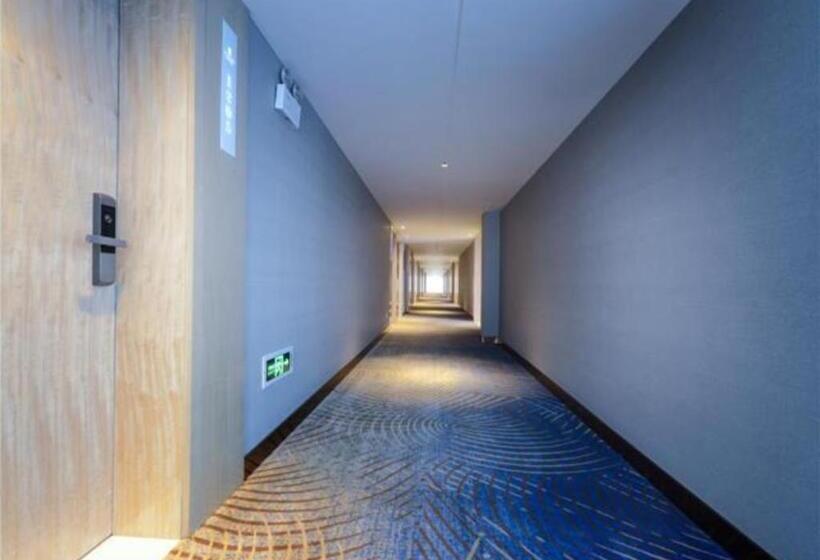 Echarm Hotel Wuhan Huangpu Erqi Xiaolu Metro Station