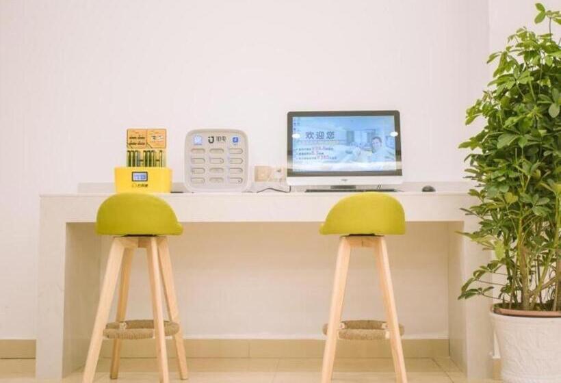 هتل Greentree Inn Nanchang Honggutan New District Cuiyuan Road Metro Station