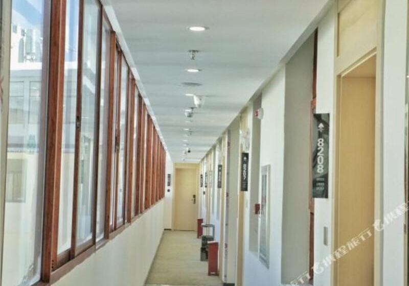 호텔 Greentree Inn Shangrila City Bus Station