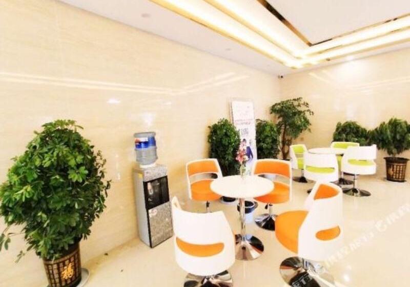 호텔 Greentree Inn Shangrila City Bus Station