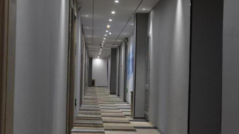 Shell Hotel Zhengzhou East High Speed Railway Station Zhengdong Commerical Center