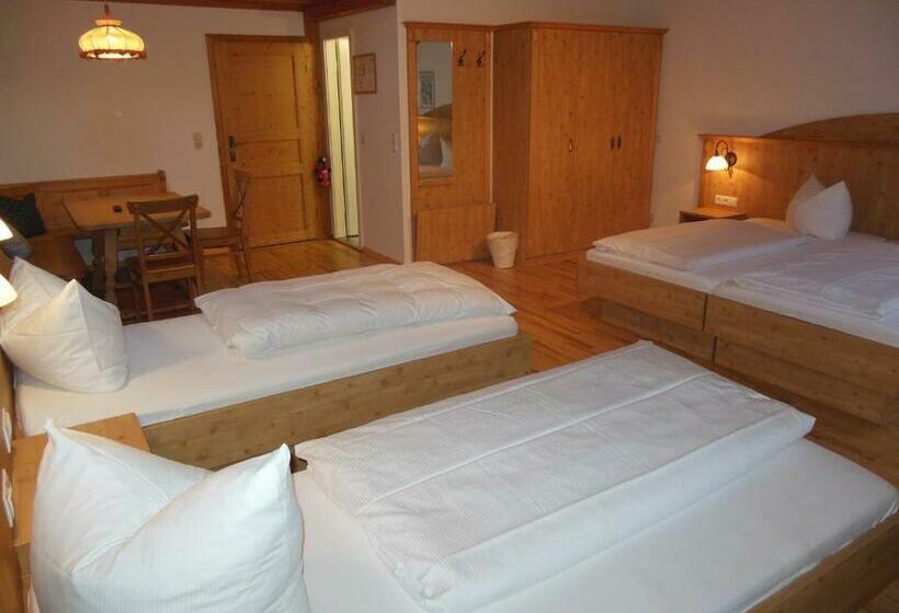 Общежитие Gasthof Pension Altwirt