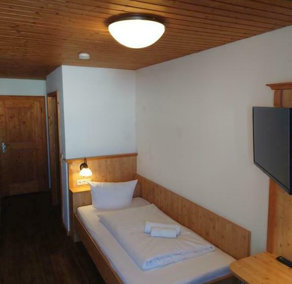 Общежитие Gasthof Pension Altwirt