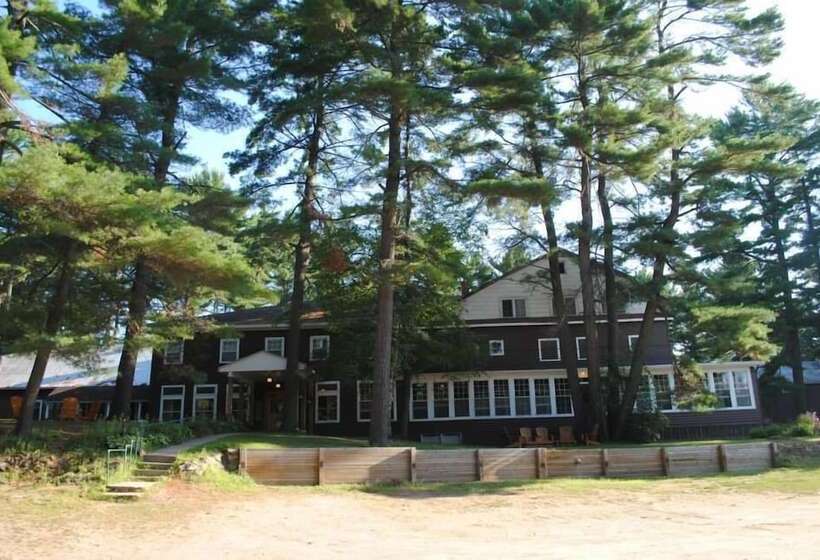 فندق صغير Pine Lodge