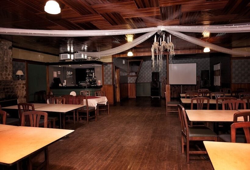 فندق صغير Pine Lodge