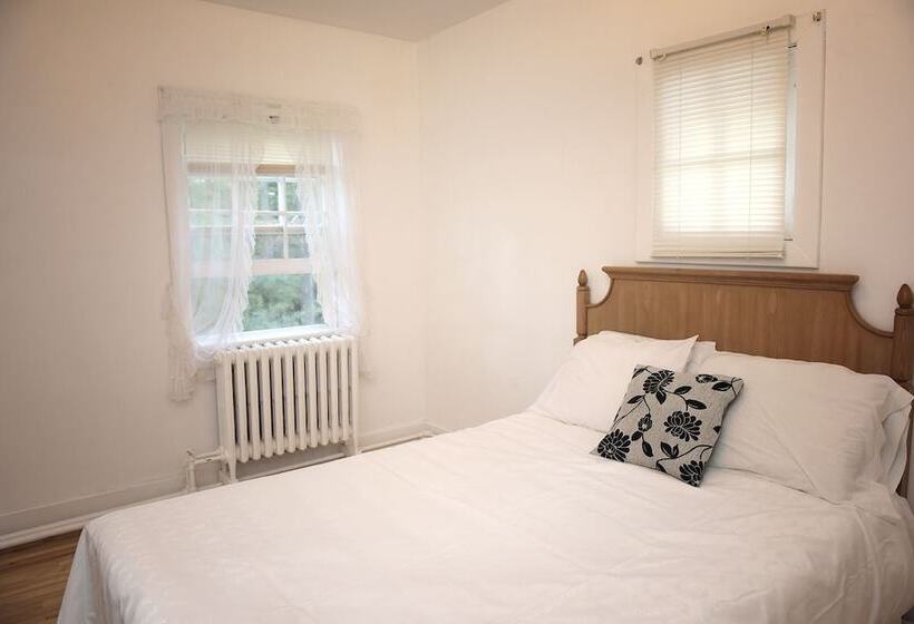 فندق صغير Pine Lodge